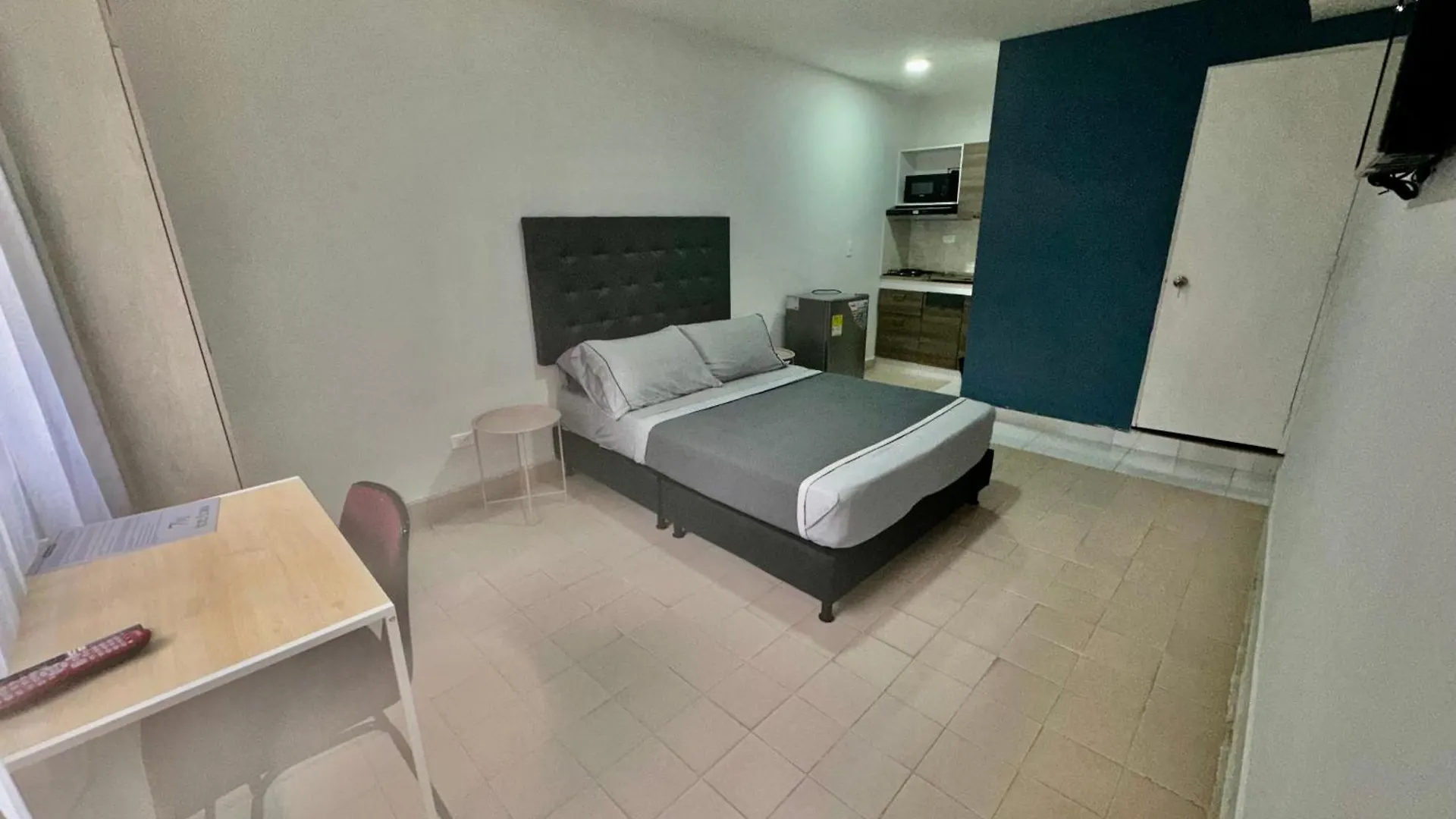 Hotel Florida Inn Медельин