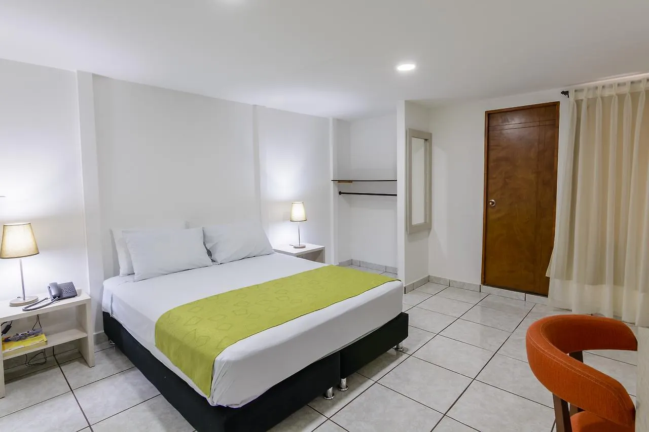 Hotel Florida Inn Медельин