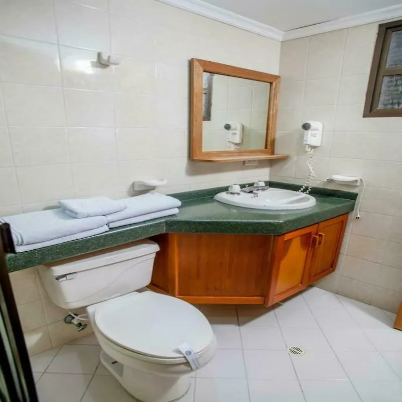 Hotel Florida Inn Медельин